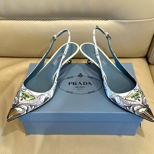 Prada sandal with open heel and close toe